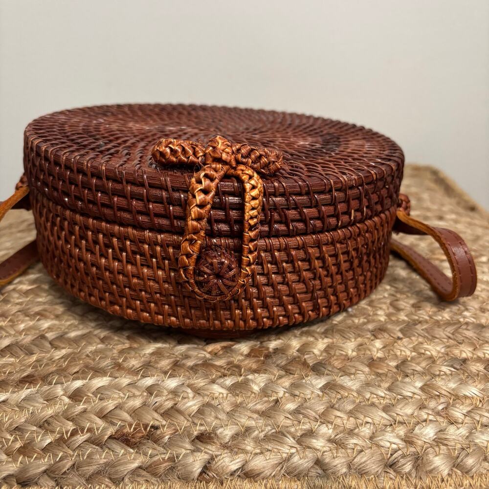 Bali Artisan Round Handwoven Rattan Crossbody Bag - Picture 3 of 5